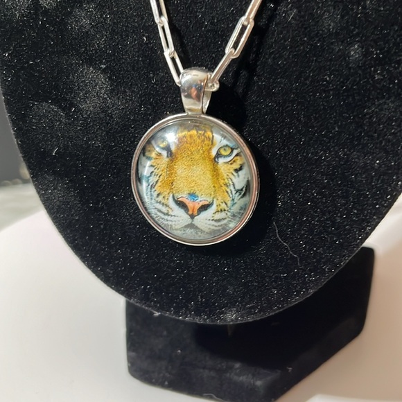 STERLING SILVER PAPER CLIP CHAIN WITH TIGER MEDALLION. 30” CHAIN. NEW - Picture 2 of 5